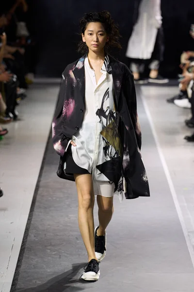 Look 8